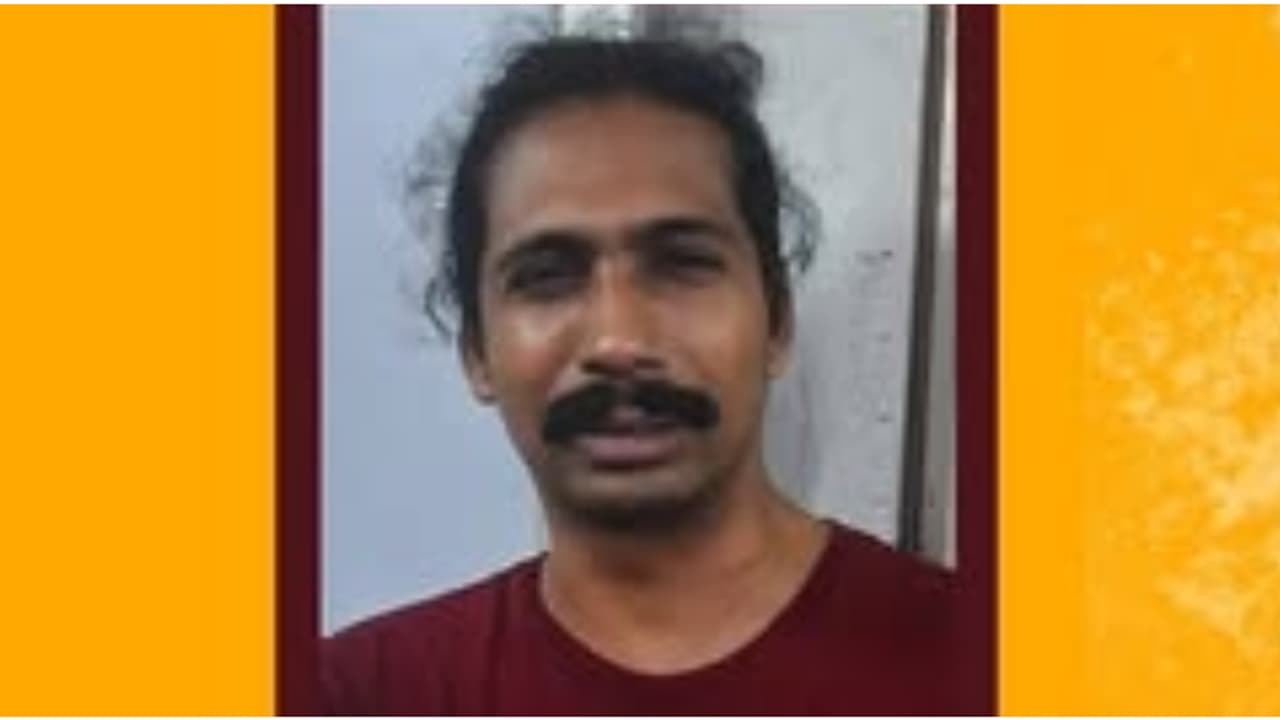 ബൈക്കിൽ കടത്തിക്കൊണ്ടുവരുമ്പോൾ എക്സൈസിന് മുൻപിൽ പെട്ടു; പിടികൂടിയത് 40 എൽഎസ്ഡി സ്റ്റാമ്പുകൾ, 33കാരൻ അറസ്റ്റിൽ ബൈക്കിൽ കടത്തിക്കൊണ്ടുവരുമ്പോൾ എക്സൈസിന് മുൻപിൽ പെട്ടു; പിടികൂടിയത് 40 എൽഎസ്ഡി സ്റ്റാമ്പുകൾ, 33കാരൻ അറസ്റ്റിൽ