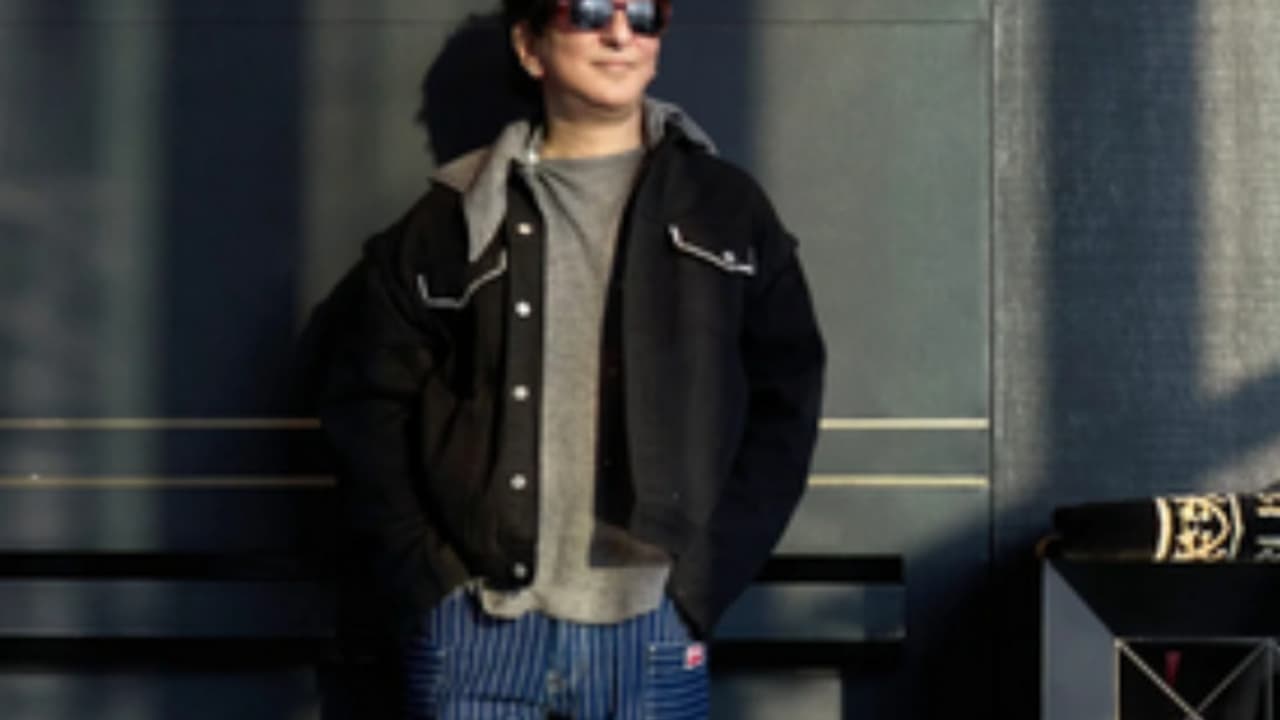 സൂപ്പര്‍താരത്തിന്റെ സഹായിയായി, ഡ്രൈവറായി, ഇന്ന് 12800 കോടിയുടെ ആസ്‍തിയുമായി ആ നിര്‍മാതാവ്