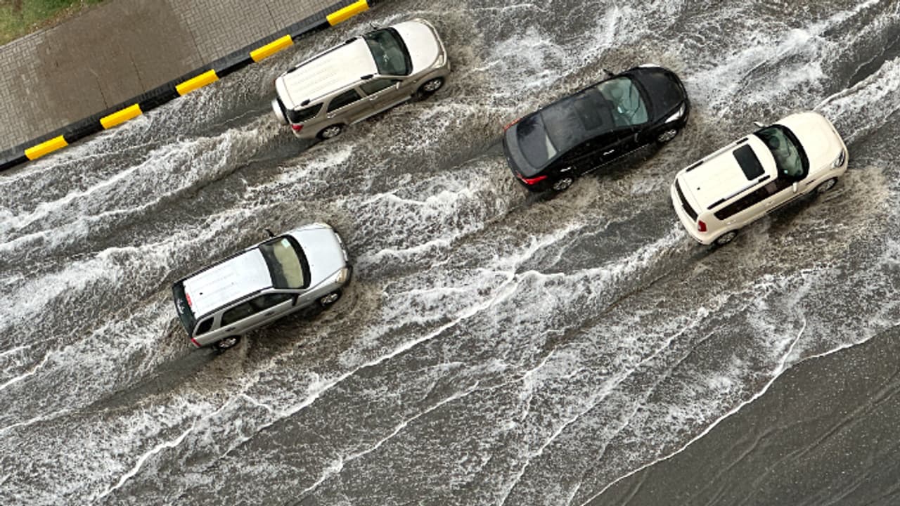 കുവൈത്തിൽ അസ്ഥിര കാലാവസ്ഥ; ചിലയിടങ്ങളിൽ ഇടിമിന്നലോട് കൂടിയ മഴ, മുന്നറിയിപ്പുമായി കാലാവസ്ഥ കേന്ദ്രം