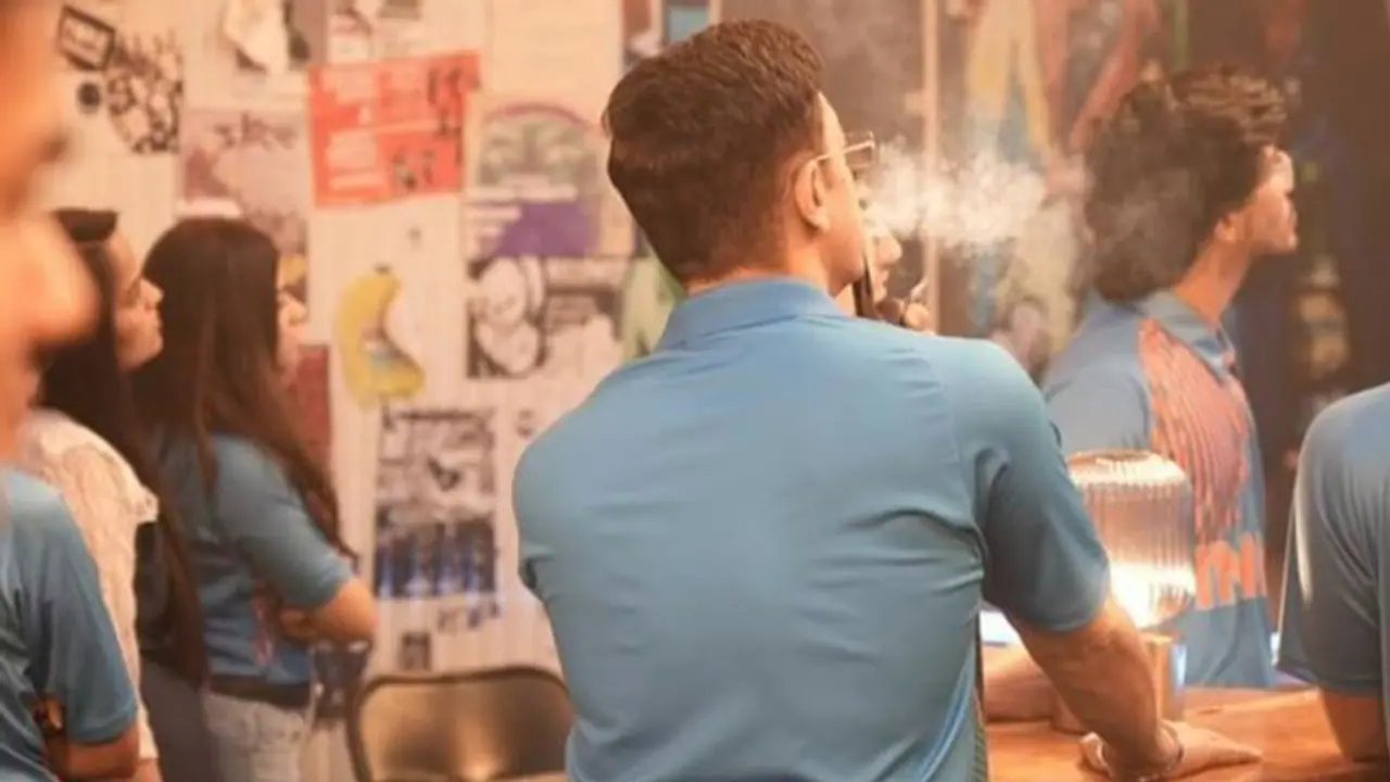 1800 ಕೋಟಿ ಆಸ್ತಿಯುಳ್ಳ ನಟನ ಮಕ್ಕಳಾದ್ರೂ ಆಟೋದಲ್ಲಿ ಓಡಾಡ್ತಾರೆ; ಇಬ್ಬರ ಸಿಂಪ್ಲಿಸಿಟಿಗೆ ಫ್ಯಾನ್ಸ್ ಫಿದಾ