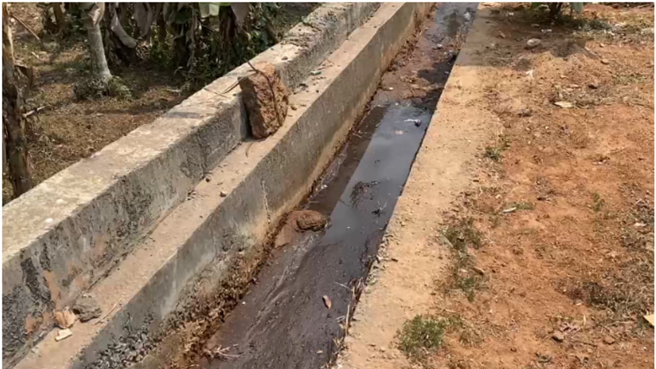 നാട്ടുകാർ സിസിടിവി പരിശോധിച്ചു, ദൃശ്യങ്ങളിൽ കണ്ടത് ടാങ്കർ വന്നു പോയത്! ശുചിമുറി മാലിന്യം തള്ളിയതിനെതിരെ പരാതി നാട്ടുകാർ സിസിടിവി പരിശോധിച്ചു, ദൃശ്യങ്ങളിൽ കണ്ടത് ടാങ്കർ വന്നു പോയത്! ശുചിമുറി മാലിന്യം തള്ളിയതിനെതിരെ പരാതി