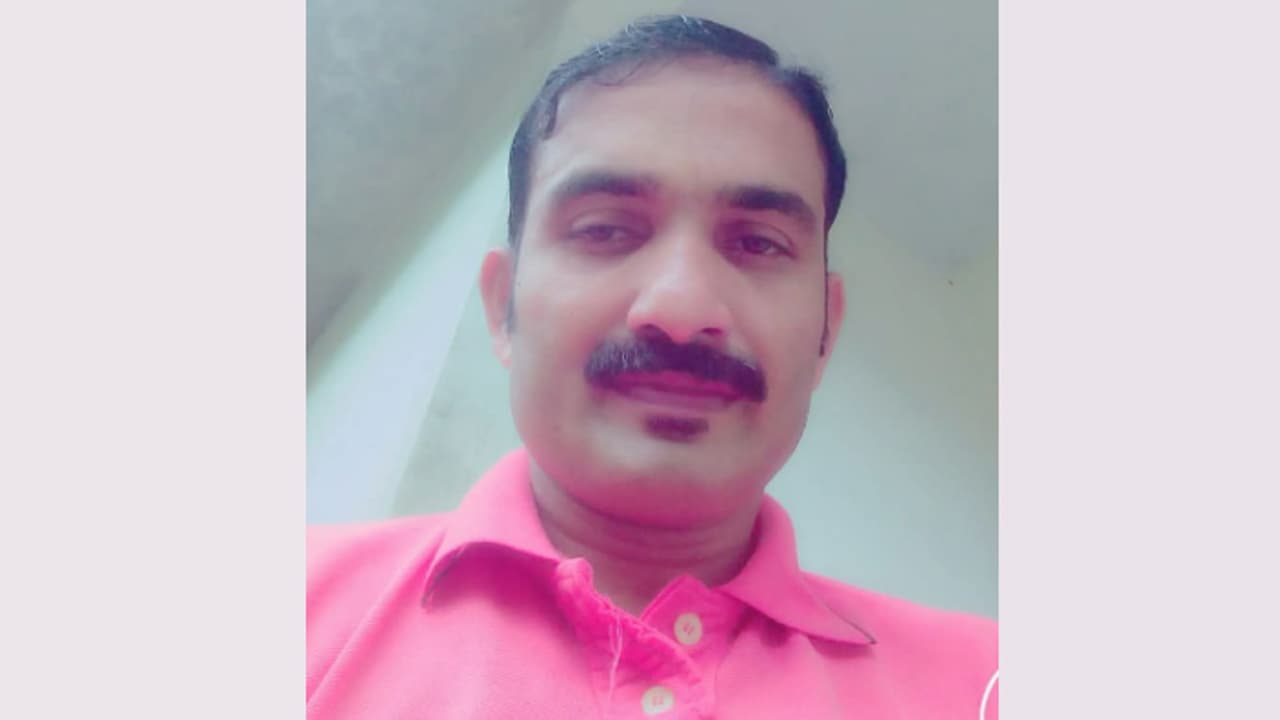 സൗദിയിൽ പള്ളിയിലെ നമസ്കാരത്തിനിടെ മലയാളി കുഴഞ്ഞുവീണ് മരിച്ചു സൗദിയിൽ പള്ളിയിലെ നമസ്കാരത്തിനിടെ മലയാളി കുഴഞ്ഞുവീണ് മരിച്ചു