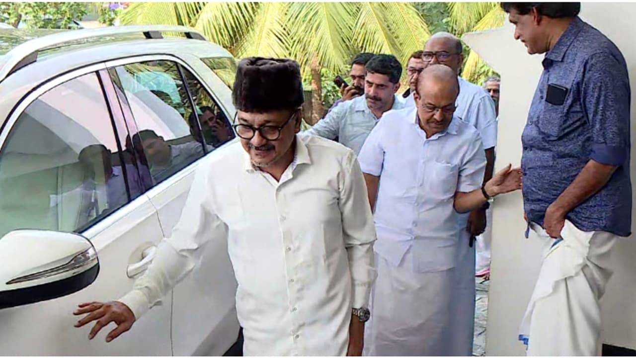 വഖഫ് ബില്ലിൽ നിയമ രാഷ്ട്രീയ പോരാട്ടത്തിനൊരുങ്ങി മുസ്ലിം ലീഗ്; 16 ന് കോഴിക്കോട്ട് വഖഫ് സംരക്ഷണ പ്രതിഷേധ മഹാറാലി