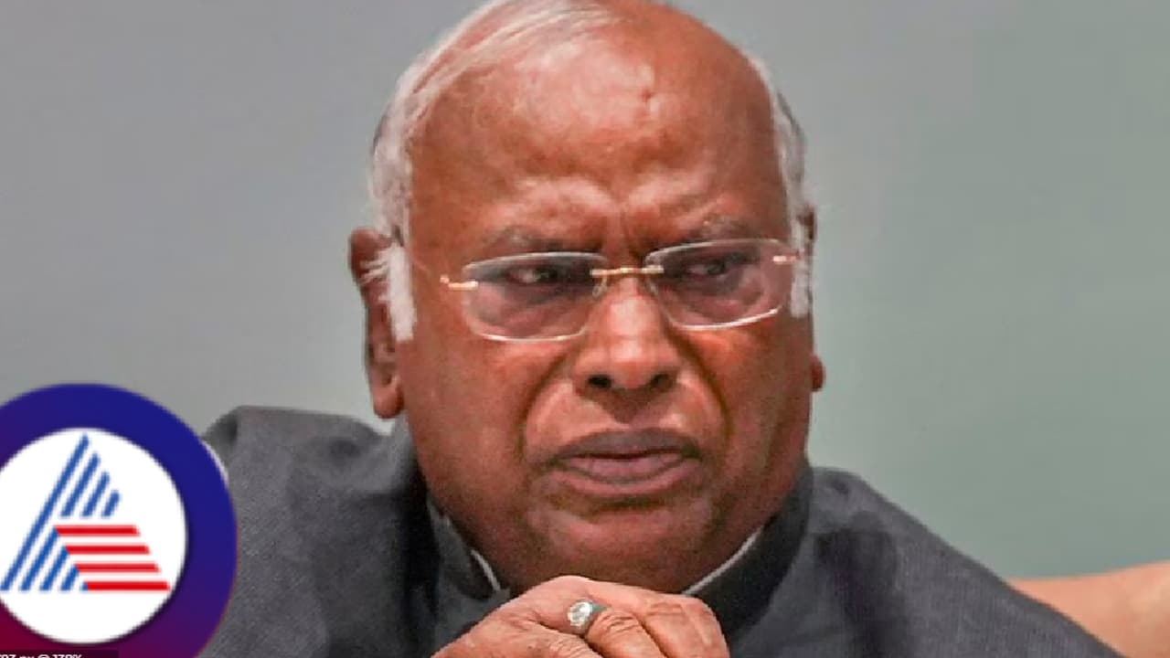 'ಬಹಿರಂಗ ಹೇಳಿಕೆ ನೀಡದೆ ತೆಪ್ಪಗಿರಿ' : ಪಕ್ಷದಲ್ಲಿ ಗೊಂದಲ ಸೃಷ್ಟಿಸದಂತೆ ರಾಜಣ್ಣಗೆ ಖರ್ಗೆ ಎಚ್ಚರಿಕೆ!