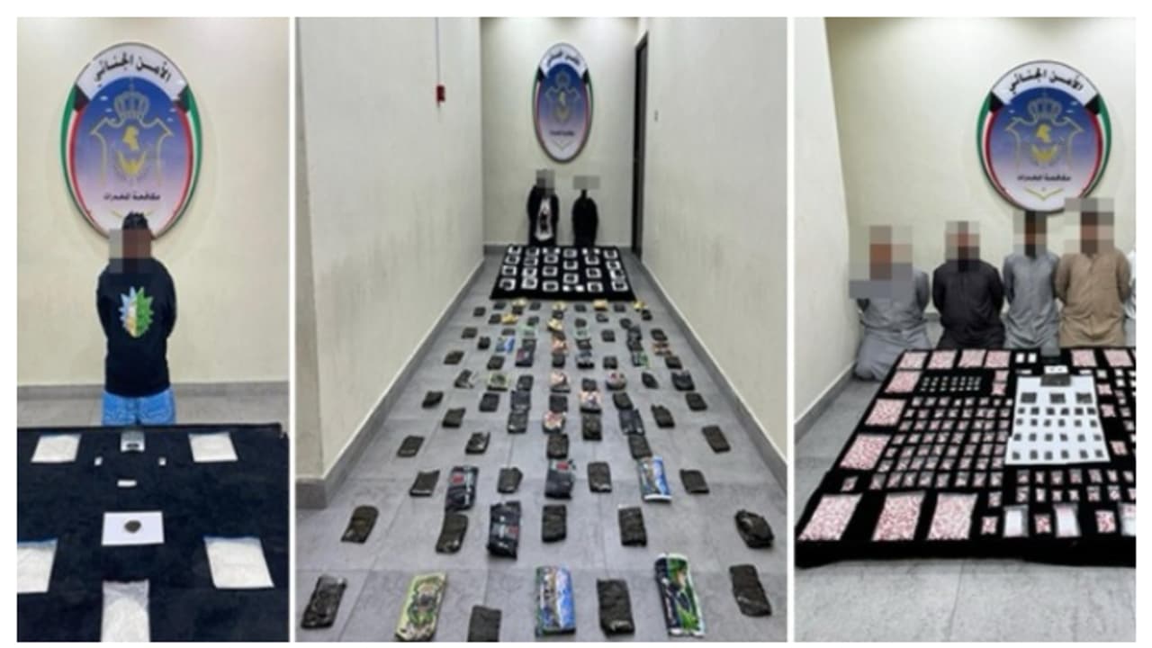 220,000 ദിനാർ വിലമതിക്കുന്ന 50 കിലോ ഹാഷിഷും ലഹരി വസ്തുക്കളും; വൻ മയക്കുമരുന്ന് വേട്ടയിൽ കുടുങ്ങിയത് 8 പേർ 220,000 ദിനാർ വിലമതിക്കുന്ന 50 കിലോ ഹാഷിഷും ലഹരി വസ്തുക്കളും; വൻ മയക്കുമരുന്ന് വേട്ടയിൽ കുടുങ്ങിയത് 8 പേർ