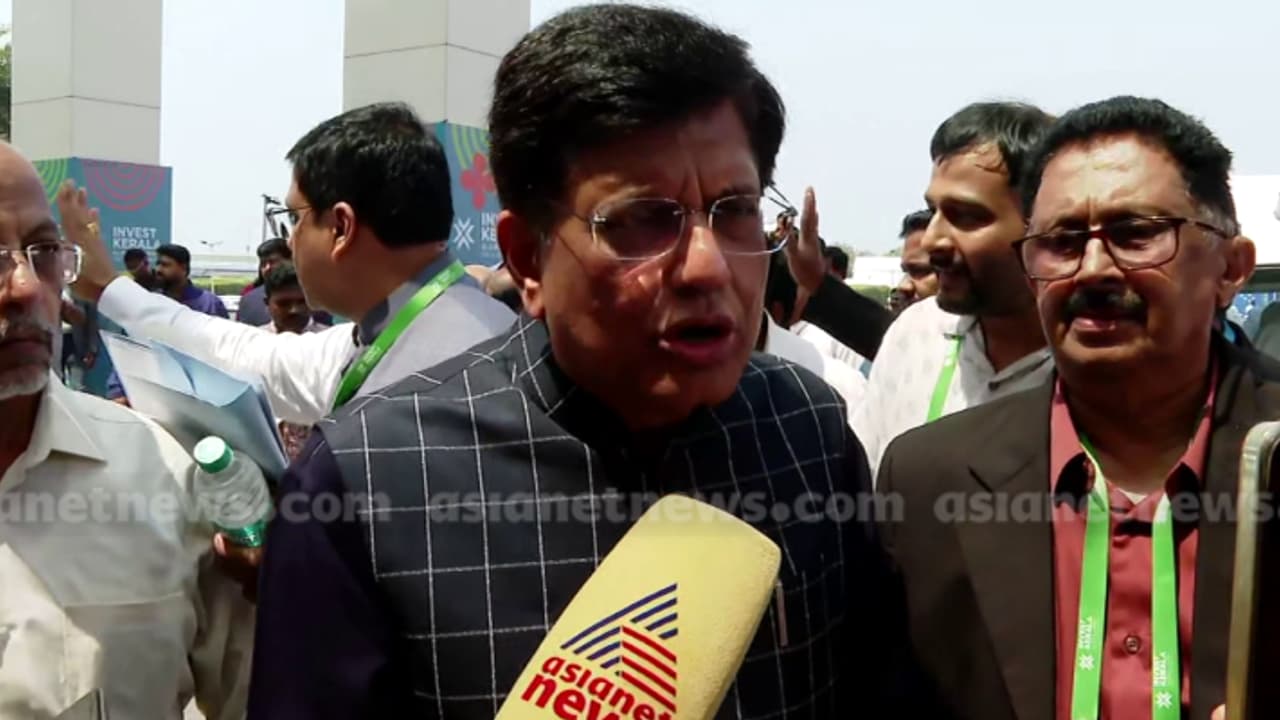 സിൽവർ ലൈൻ പദ്ധതി റെയിൽവെ മന്ത്രാലയത്തിൻ്റെ പരിഗണനയിലെന്ന് കേന്ദ്രമന്ത്രി പിയൂഷ് ഗോയൽ; പ്രതികരണം കൊച്ചിയിൽ