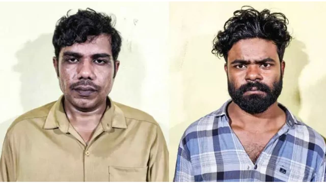 ബീഹാറിൽ നിന്ന് ട്രെയിനിൽ മലപ്പുറത്തെത്തിച്ചു, ഓട്ടോറിക്ഷയില് വിൽപ്പനക്ക് കൊണ്ടുപോകവെ കഞ്ചാവുമായി പിടിവീണു ബീഹാറിൽ നിന്ന് ട്രെയിനിൽ മലപ്പുറത്തെത്തിച്ചു, ഓട്ടോറിക്ഷയില് വിൽപ്പനക്ക് കൊണ്ടുപോകവെ കഞ്ചാവുമായി പിടിവീണു