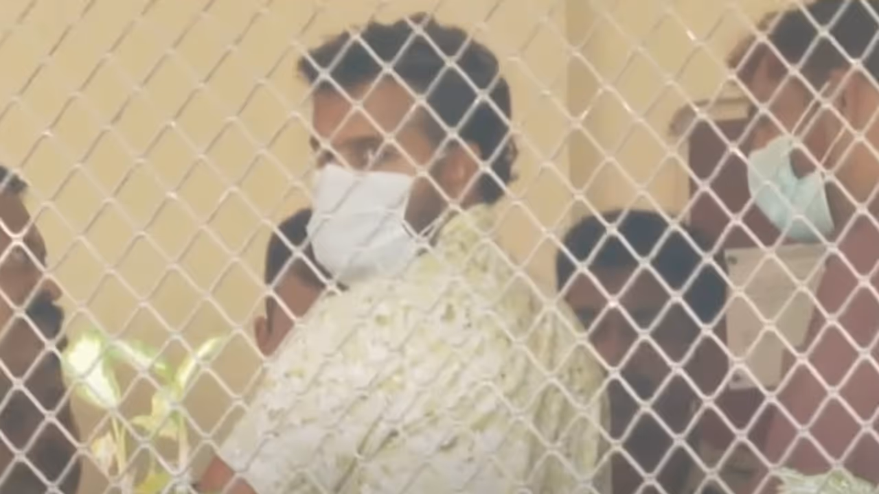 ഇന്സ്റ്റന്റ് ലോണ് ആപ്പ് തട്ടിപ്പ്; മലയാളികൾ തുറന്നുകൊടുത്തത് 500ലേറെ ബാങ്ക് അക്കൗണ്ടുകൾ, പിടിമുറുക്കി ഇഡി ഇന്സ്റ്റന്റ് ലോണ് ആപ്പ് തട്ടിപ്പ്; മലയാളികൾ തുറന്നുകൊടുത്തത് 500ലേറെ ബാങ്ക് അക്കൗണ്ടുകൾ, പിടിമുറുക്കി ഇഡി