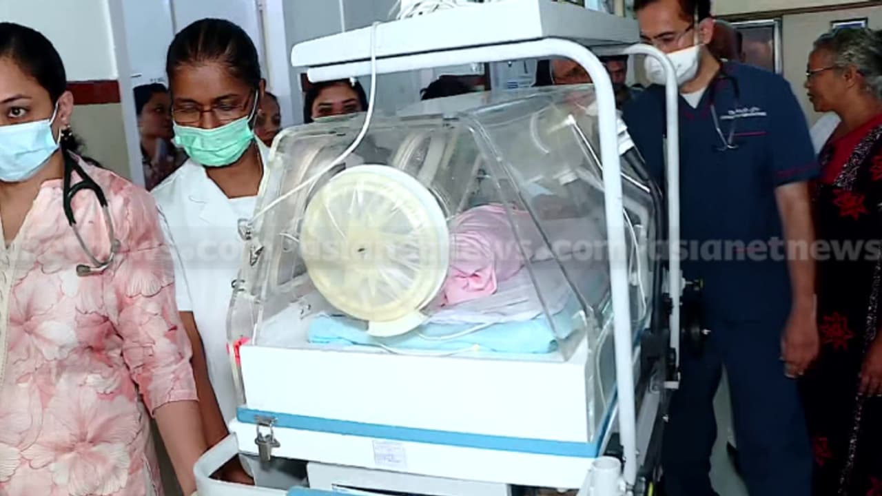 'മുലപ്പാലും ഒരുക്കി' കൊച്ചിയിൽ അച്ഛനമ്മമാർ ഉപേക്ഷിച്ച മൂന്നാഴ്ചയുള്ള കുഞ്ഞിന്റെ ചികിത്സയ്ക്ക് മെഡിക്കൽ ബോ‍ർഡ്
