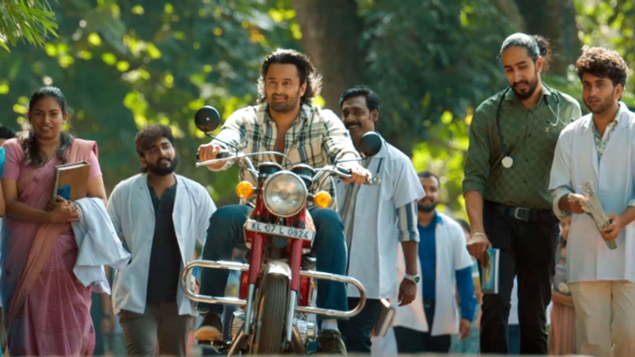 സാം സി എസിന്റെ സംഗീതത്തില് ഉണ്ണി മുകുന്ദന്റെ ഇന്ട്രോ; 'ഗെറ്റ് സെറ്റ് ബേബി' വീഡിയോ സോംഗ് സാം സി എസിന്റെ സംഗീതത്തില് ഉണ്ണി മുകുന്ദന്റെ ഇന്ട്രോ; 'ഗെറ്റ് സെറ്റ് ബേബി' വീഡിയോ സോംഗ്