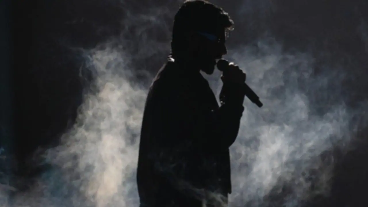 43 வயதில் மாரடைப்பா? பிரபல பாடகர் மரணம் அதிர்ச்சியில் ரசிகர்கள்