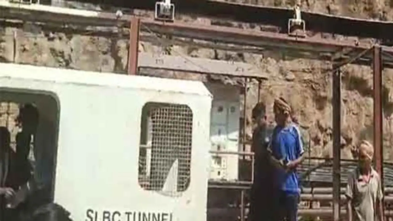 Tunnel collapses in Telangana, at least 8 workers feared trapped; rescue ops underway Tunnel collapses in Telangana, at least 8 workers feared trapped; rescue ops underway