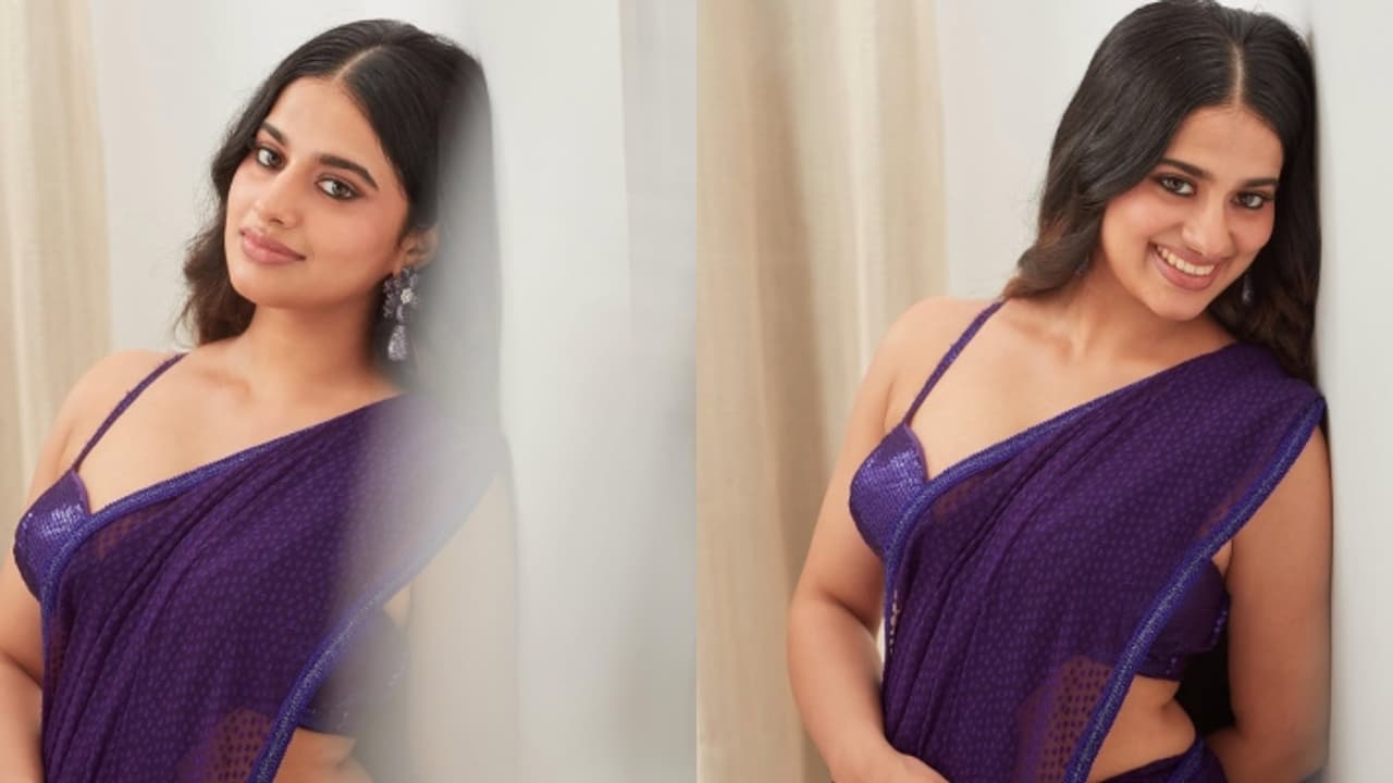 നീല സാരിയിൽ സ്റ്റൈലിഷായി നയൻതാര ചക്രവർത്തി; ചിത്രങ്ങൾ നീല സാരിയിൽ സ്റ്റൈലിഷായി നയൻതാര ചക്രവർത്തി; ചിത്രങ്ങൾ