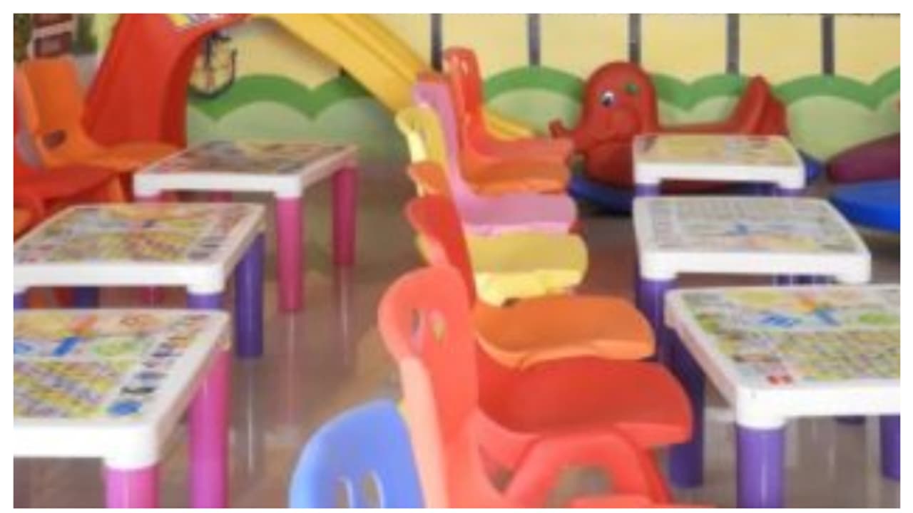  ഭക്ഷ്യ വസ്തുക്കള്‍ കാണാതാകുന്നു, അംഗന്‍വാടി ടീച്ചറും ഹെൽപ്പറും തമ്മില്‍ തല്ല്; കുട്ടികള്‍ പേടിച്ചു