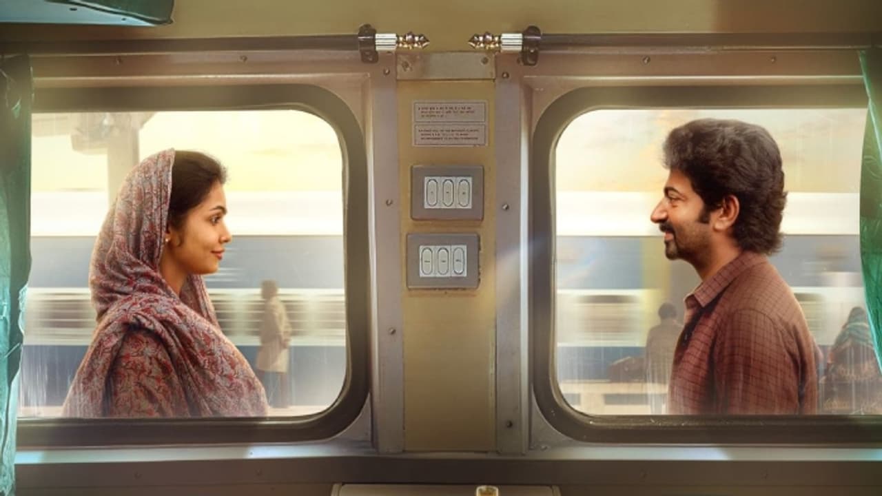 റൊമാന്റിക് നായകനായി സൈജു കുറുപ്പ്; 'അഭിലാഷം' ഫസ്റ്റ് ലുക്ക് പോസ്റ്റർ റൊമാന്റിക് നായകനായി സൈജു കുറുപ്പ്; 'അഭിലാഷം' ഫസ്റ്റ് ലുക്ക് പോസ്റ്റർ