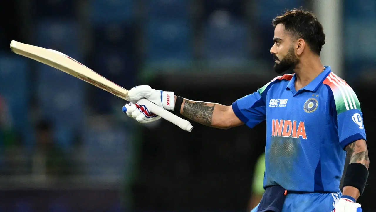 விராட் கோலி புதிய சாதனை! அதிவேகமாக 14,000 ரன்களைக் கடந்து அசத்தல்!