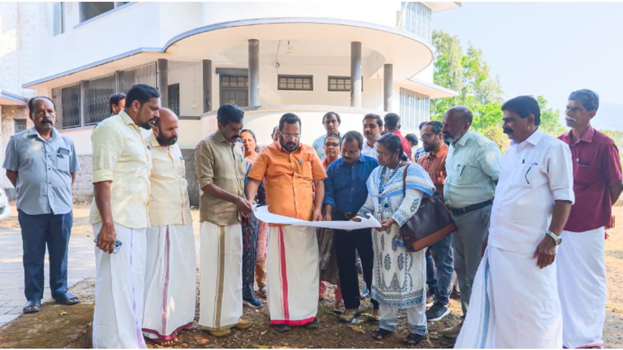 സാഹസിക ടൂറിസമടക്കം വമ്പൻ പദ്ധതികൾ, പീച്ചി ഹൗസ് ഉൾപ്പടെ നവീകരിക്കാൻ മാസ്റ്റർ പ്ലാൻ റെഡിയെന്ന് മന്ത്രി കെ രാജൻ സാഹസിക ടൂറിസമടക്കം വമ്പൻ പദ്ധതികൾ, പീച്ചി ഹൗസ് ഉൾപ്പടെ നവീകരിക്കാൻ മാസ്റ്റർ പ്ലാൻ റെഡിയെന്ന് മന്ത്രി കെ രാജൻ