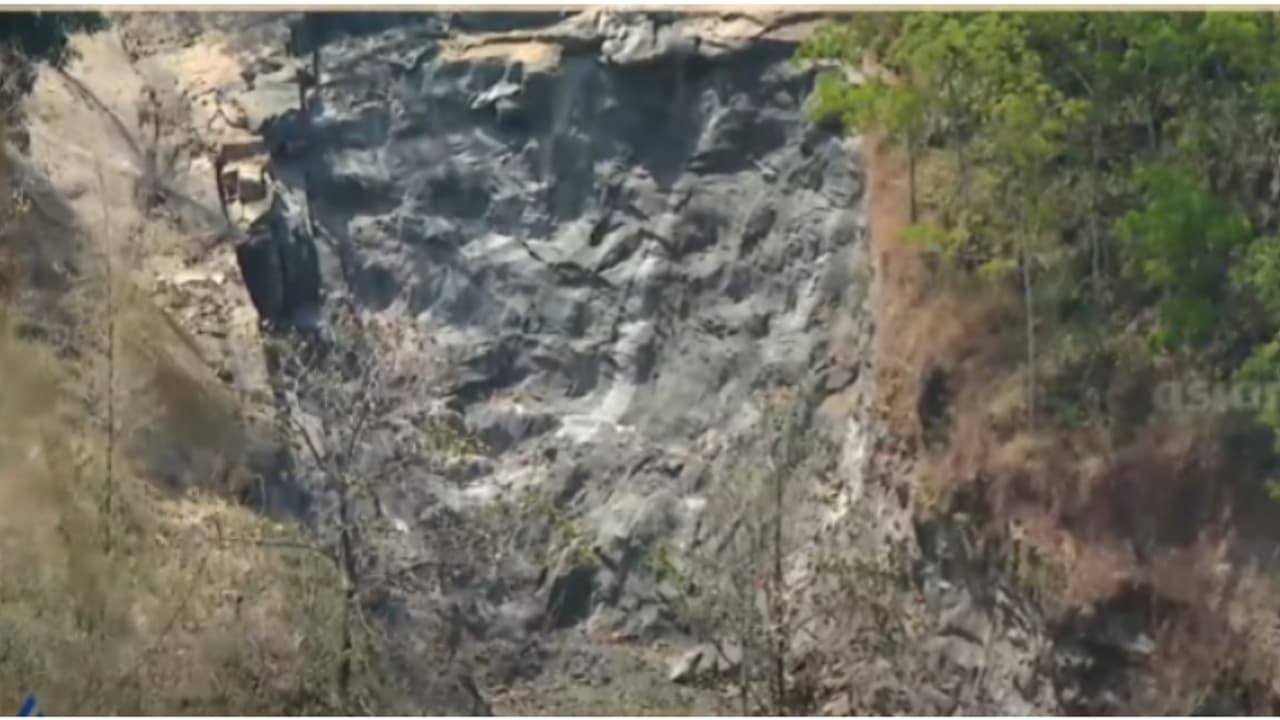 ഇടുക്കിയിൽ വൻതോതിൽ അനധികൃത പാറഖനനം; പിന്നിൽ കഴിഞ്ഞ വർഷം ലക്ഷങ്ങൾ പിഴ ചുമത്തപ്പെട്ടവർ തന്നെയെന്ന് കണ്ടെത്തൽ ഇടുക്കിയിൽ വൻതോതിൽ അനധികൃത പാറഖനനം; പിന്നിൽ കഴിഞ്ഞ വർഷം ലക്ഷങ്ങൾ പിഴ ചുമത്തപ്പെട്ടവർ തന്നെയെന്ന് കണ്ടെത്തൽ