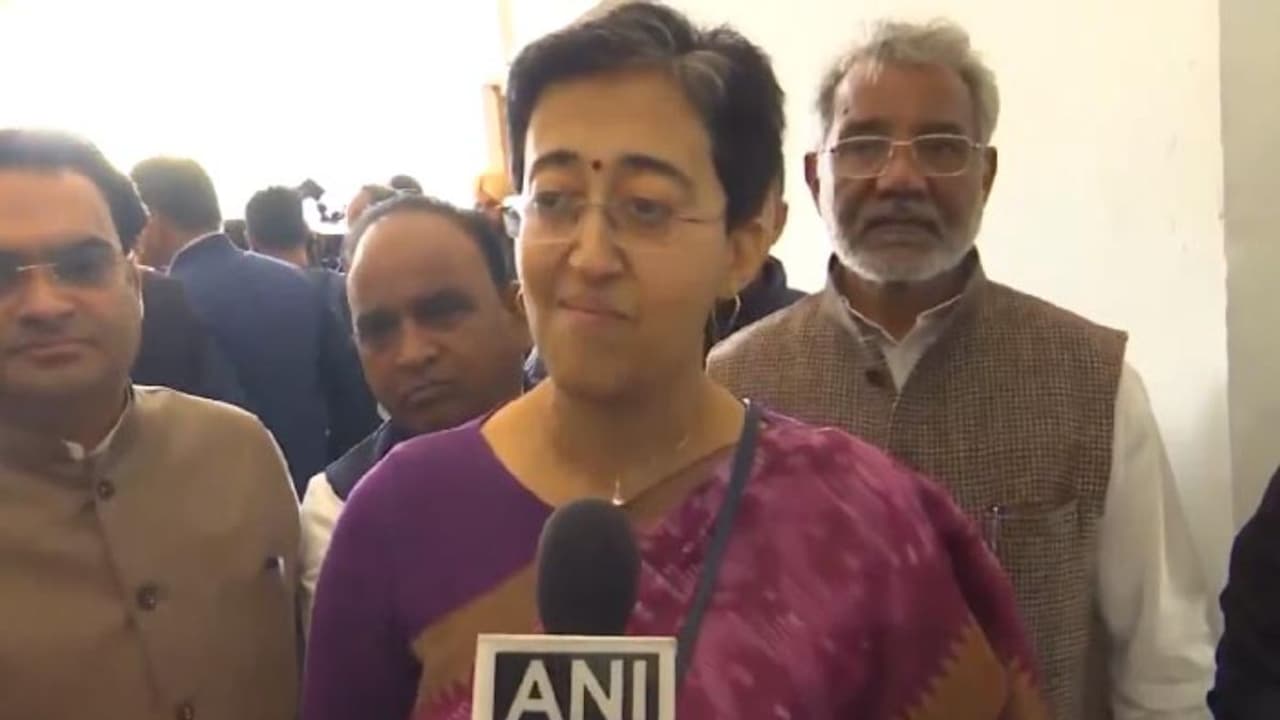 ലഫ് ഗവർണറുടെ നയപ്രഖ്യാപനത്തിനിടെ ബഹളം, ദില്ലിയിൽ അതിഷി ഉൾപ്പെടെ എംഎൽമാരെ സഭയിൽ നിന്ന് പുറത്താക്കി ലഫ് ഗവർണറുടെ നയപ്രഖ്യാപനത്തിനിടെ ബഹളം, ദില്ലിയിൽ അതിഷി ഉൾപ്പെടെ എംഎൽമാരെ സഭയിൽ നിന്ന് പുറത്താക്കി