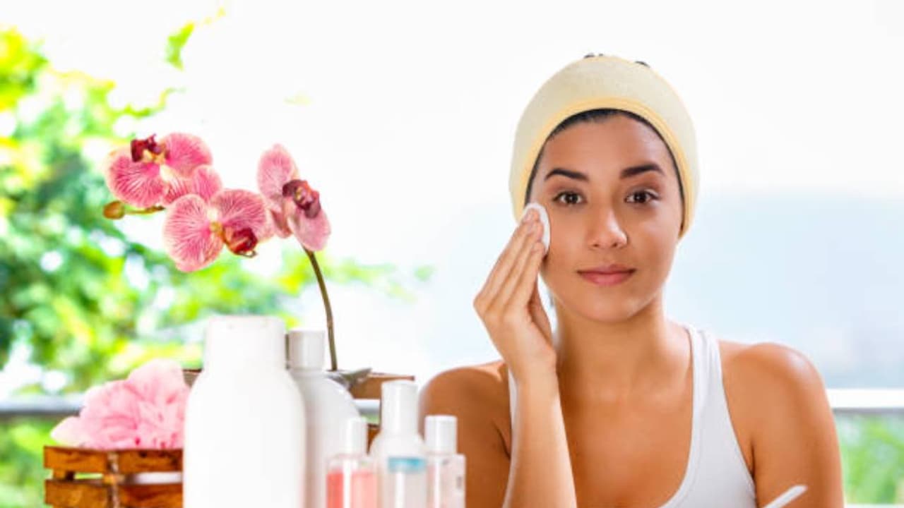 கிளியர் ஸ்கினுக்கு சிறந்த ஹோம் மேட் நைட் கிரீம்...வீட்டிலேயே தயாரிக்கலாம்