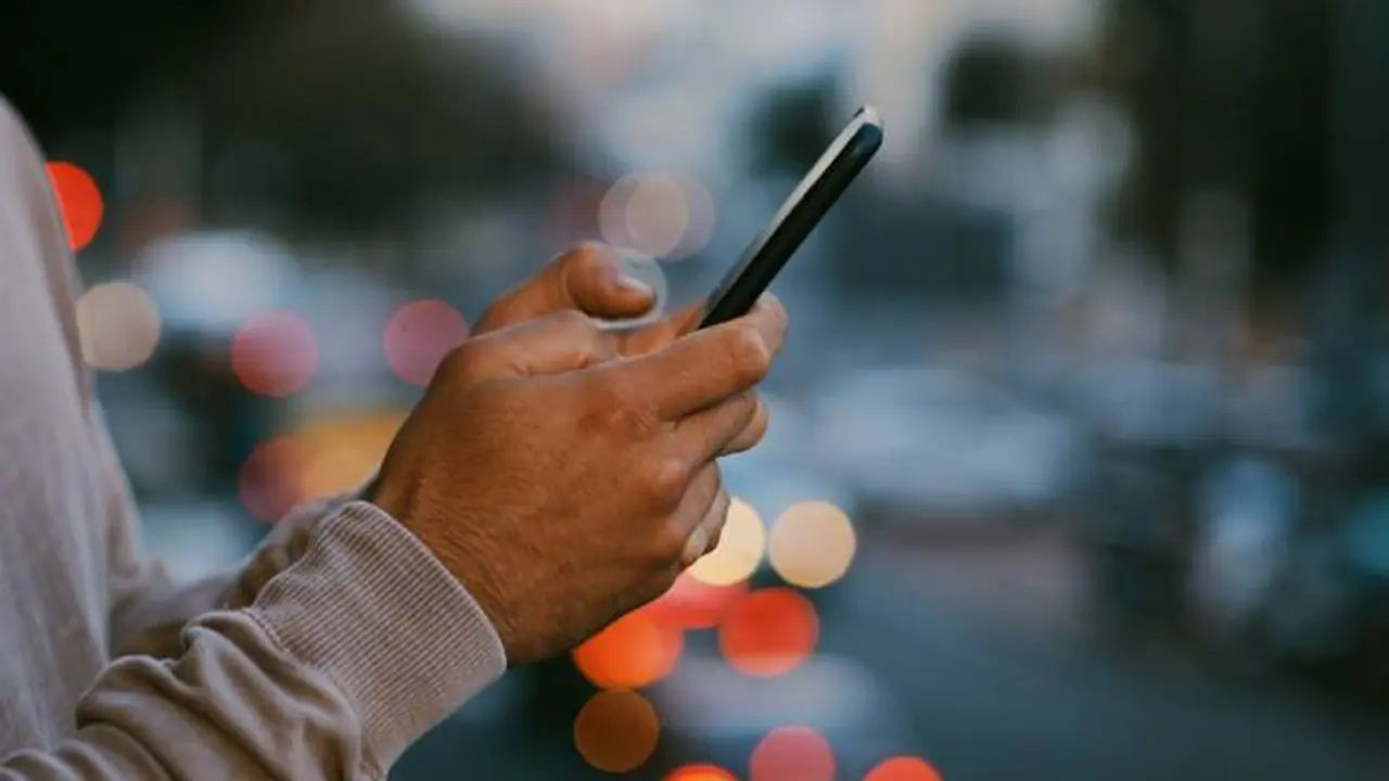 ഡെൽഹി പൊലീസിനോട് യുവാവിന്റെ വിചിത്രമായ സഹായാഭ്യർത്ഥന, മറുപടി കണ്ട് പൊട്ടിച്ചിരിച്ച് നെറ്റിസൺസ്