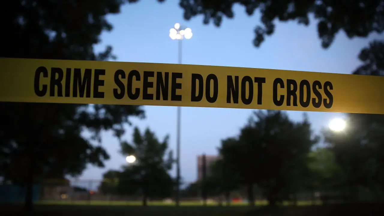 Mother daughter duo caught red handed attempting to dispose of body in Kolkata, body of woman found in bag