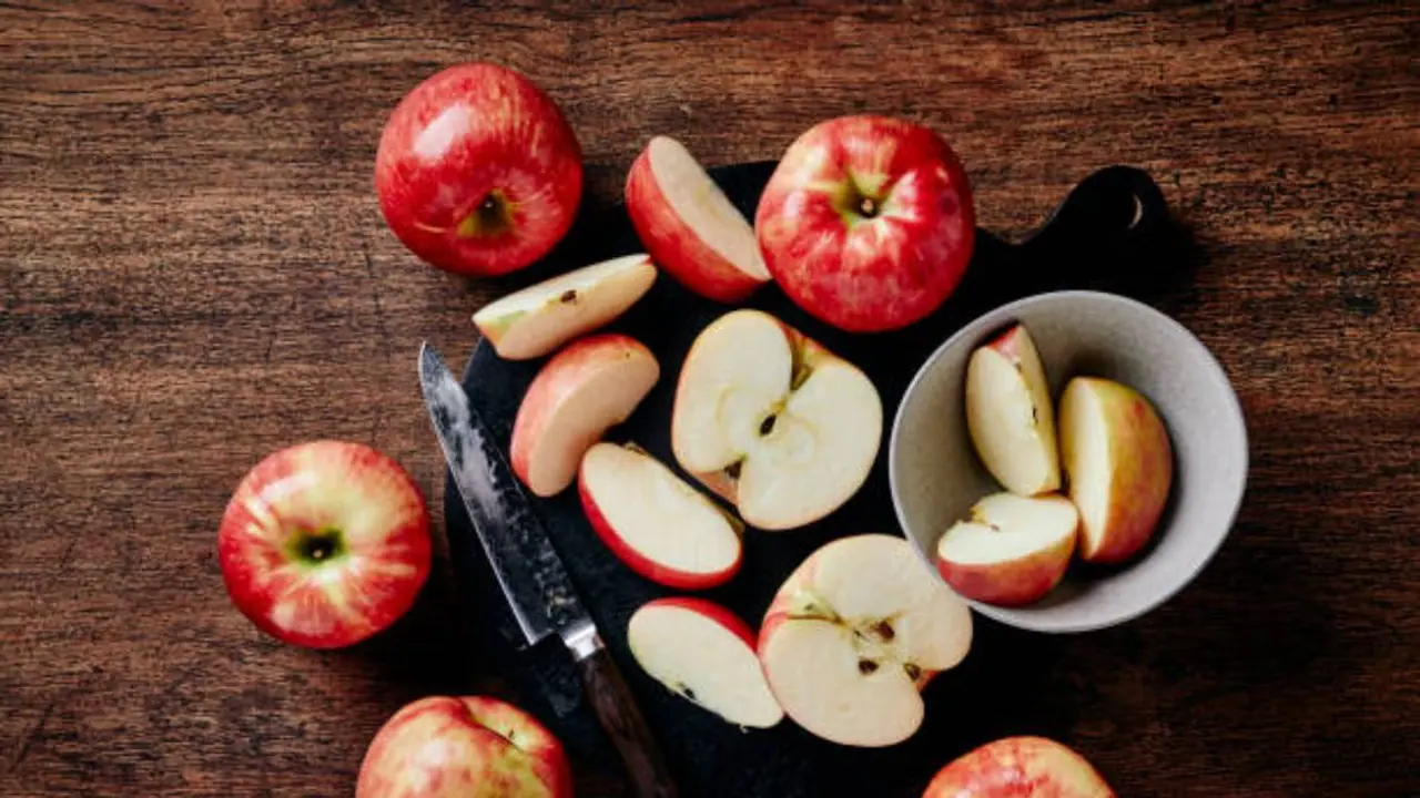 ஆப்பிள் சாப்பிடுவதற்கு சரியான நேரம் எது என்று உங்களுக்கு தெரியுமா?