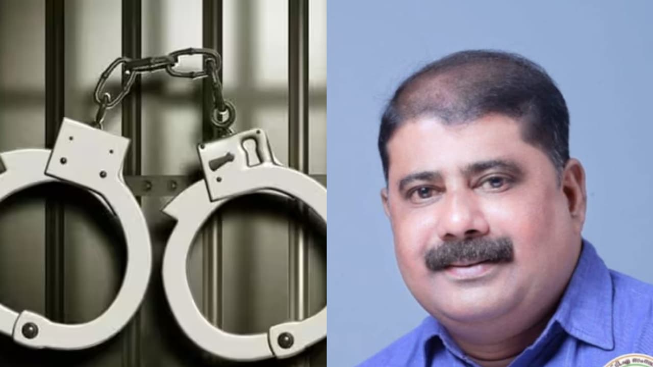 പത്താം ക്ലാസുകാരിയോട് അപമര്യാദയായി പെരുമാറി, അശ്ലീലം പറഞ്ഞു; ആലപ്പുഴയിൽ അധ്യാപകനെ അറസ്റ്റ് ചെയ്തു പത്താം ക്ലാസുകാരിയോട് അപമര്യാദയായി പെരുമാറി, അശ്ലീലം പറഞ്ഞു; ആലപ്പുഴയിൽ അധ്യാപകനെ അറസ്റ്റ് ചെയ്തു