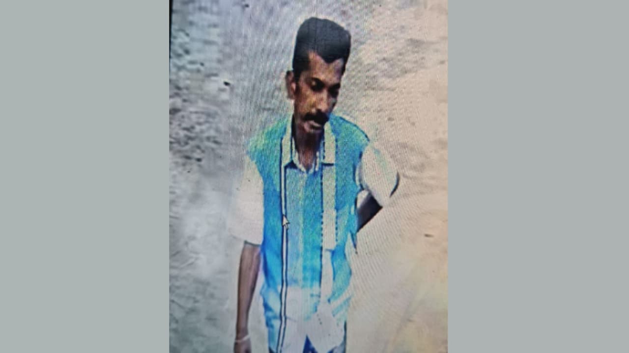 മെത്തവിൽപ്പനയെന്ന് പറഞ്ഞ് വീടുകളിൽ കയറിയിറങ്ങി, കിടപ്പിലായ വയോധികയുടെ രണ്ട് പവൻ മാല കവർന്ന് മുങ്ങി