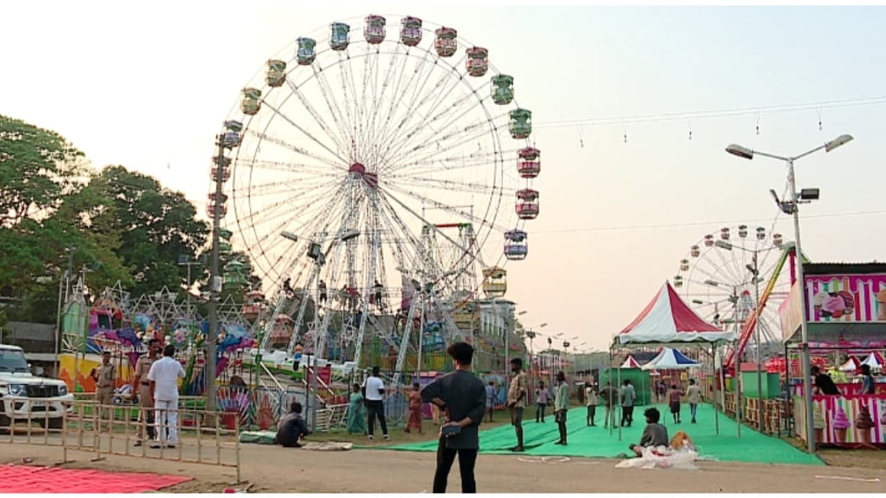 അമ്യൂസ്മെന്റ് പാര്ക്ക് സ്ഥാപിക്കാന് കരാറെടുത്ത കമ്പനിയില് നിന്ന് കൈക്കൂലി വാങ്ങാന് ശ്രമം, പരാതി അമ്യൂസ്മെന്റ് പാര്ക്ക് സ്ഥാപിക്കാന് കരാറെടുത്ത കമ്പനിയില് നിന്ന് കൈക്കൂലി വാങ്ങാന് ശ്രമം, പരാതി