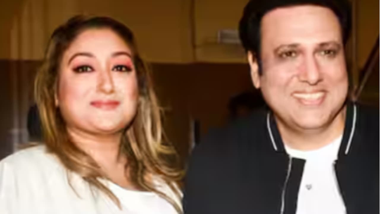 62കാരൻ ഗോവിന്ദയ്ക്ക് 30കാരി നടിയുമായി പ്രണയം, നടൻ 37 വര്ഷത്തെ വിവാഹ ബന്ധം അവസാനിപ്പിക്കുന്നു 62കാരൻ ഗോവിന്ദയ്ക്ക് 30കാരി നടിയുമായി പ്രണയം, നടൻ 37 വര്ഷത്തെ വിവാഹ ബന്ധം അവസാനിപ്പിക്കുന്നു