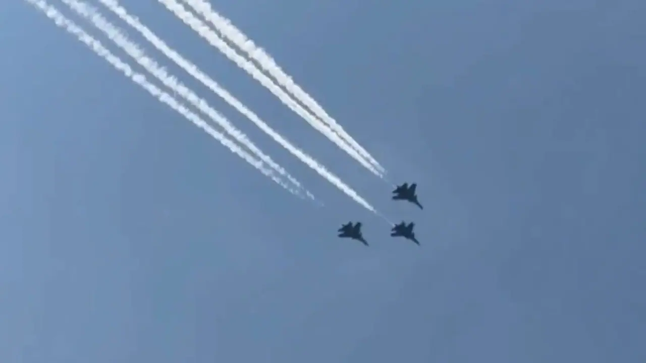 Indian Air Force Dazzles Maha Kumbh 2025 with Spectacular AIR SHOW!