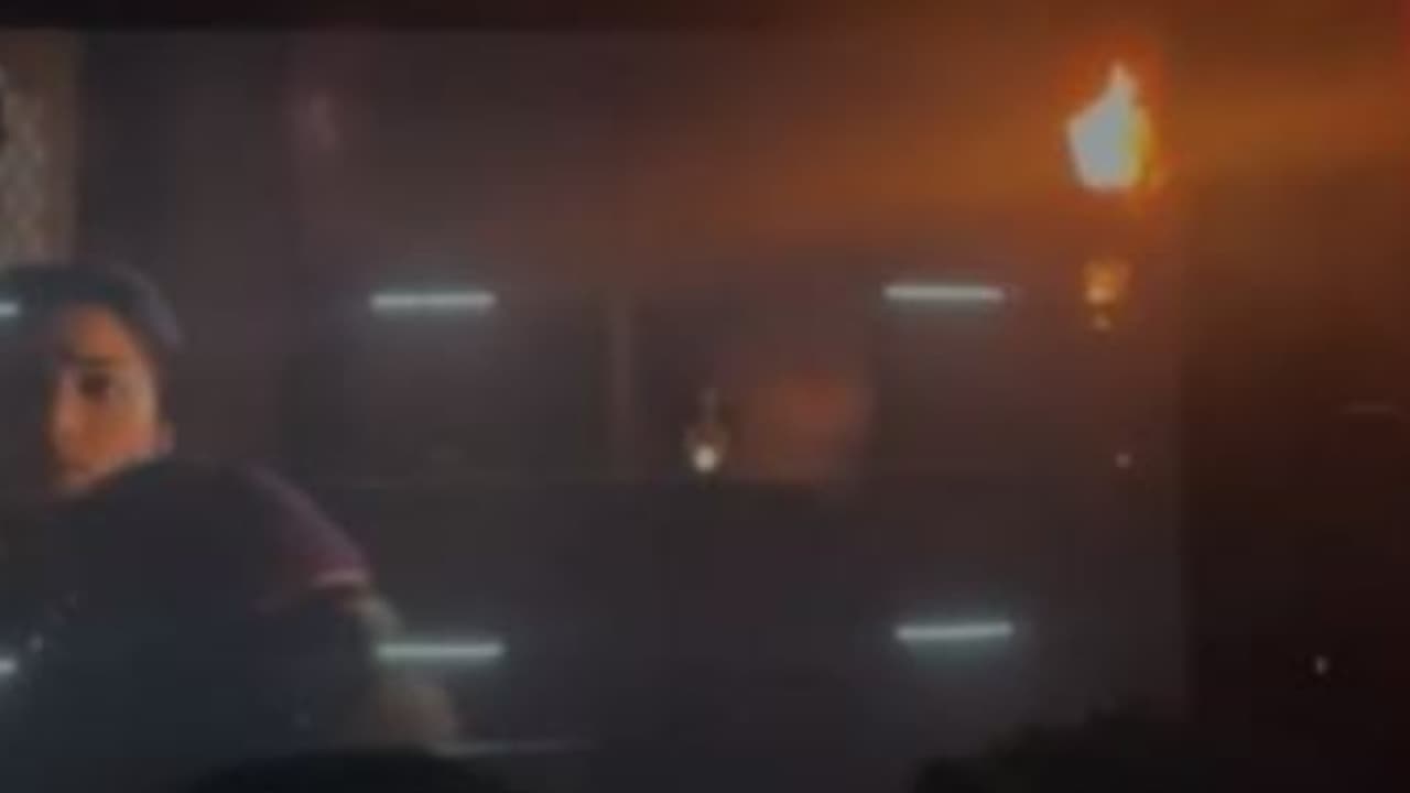 ദില്ലി സാകേത് സെലക്റ്റ് സിറ്റി മാളിൽ തിയേറ്ററിൽ തീപിടുത്തം; പിവിആർ തിയേറ്റർ സ്ക്രീൻ കത്തി നശിച്ചു, ഷോകൾ മാറ്റി ദില്ലി സാകേത് സെലക്റ്റ് സിറ്റി മാളിൽ തിയേറ്ററിൽ തീപിടുത്തം; പിവിആർ തിയേറ്റർ സ്ക്രീൻ കത്തി നശിച്ചു, ഷോകൾ മാറ്റി