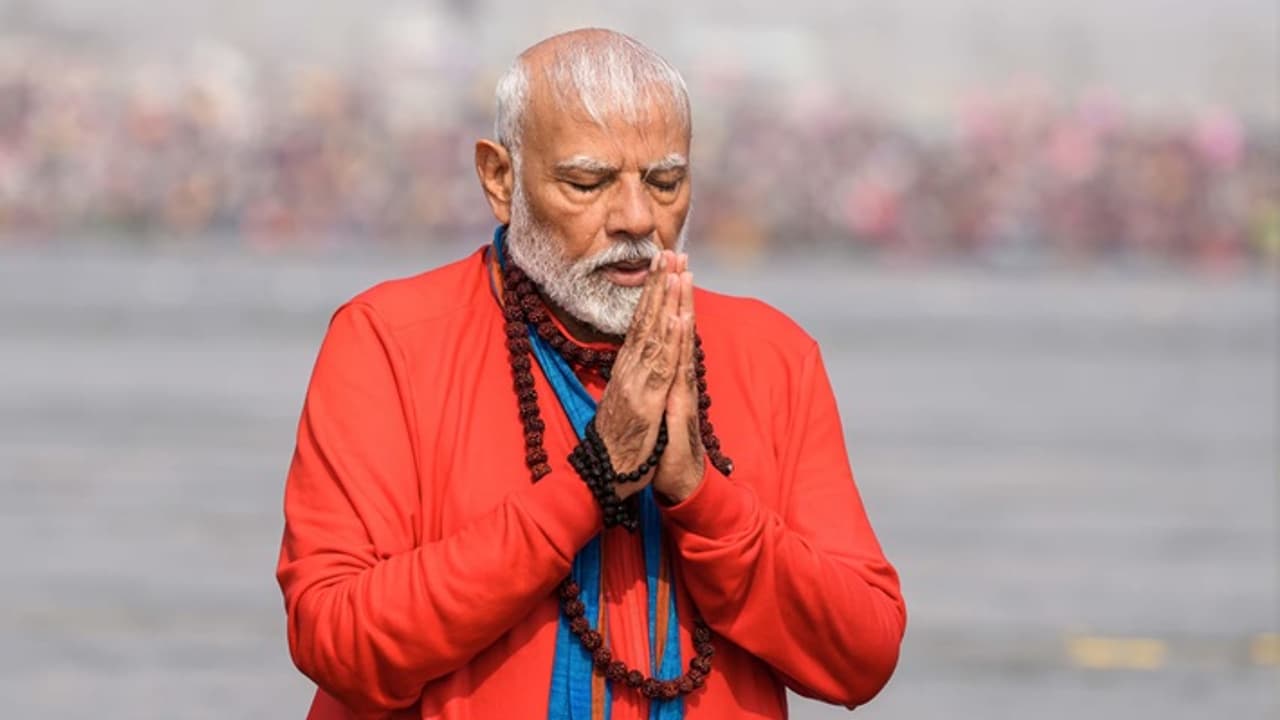 MahaKumbh 2025 Narendra Modi MahaKumbh 2025 Narendra Modi