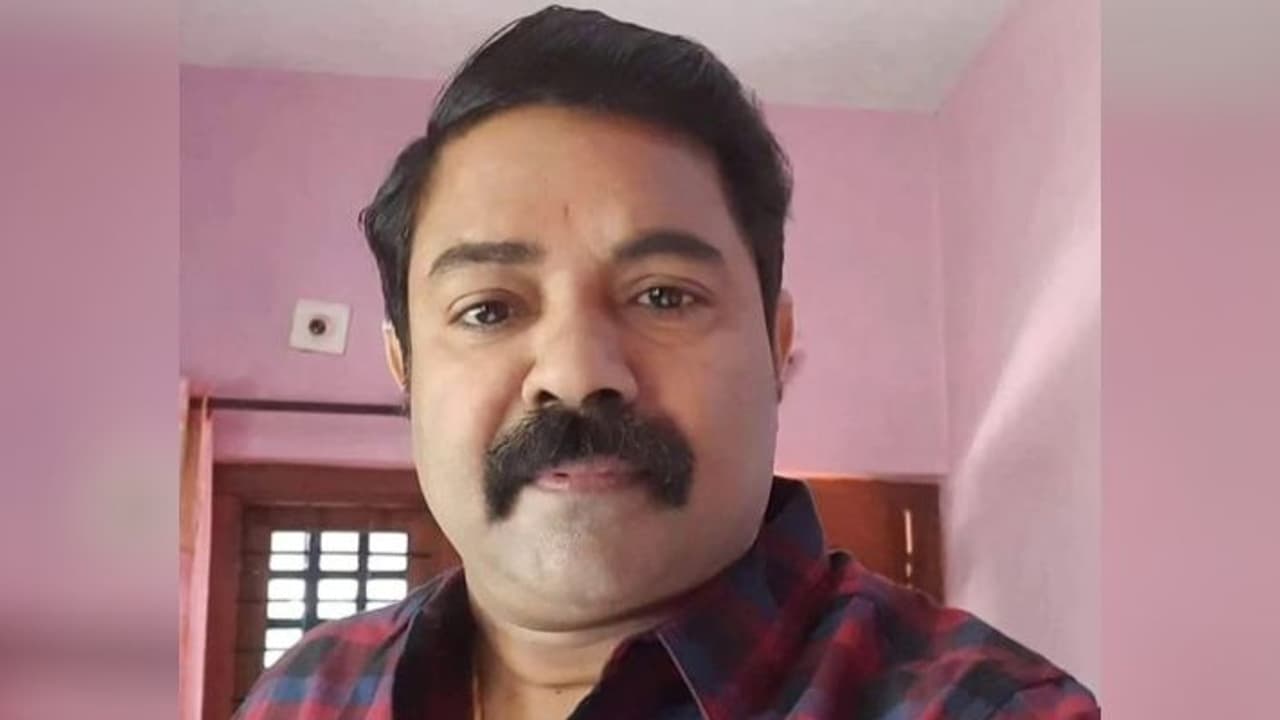 പാലക്കാട് മണ്ണാർക്കാട് ജിംനേഷ്യത്തിൽ വ്യായാമത്തിനിടെ മധ്യവയസ്കൻ കുഴഞ്ഞ് വീണ് മരിച്ചു