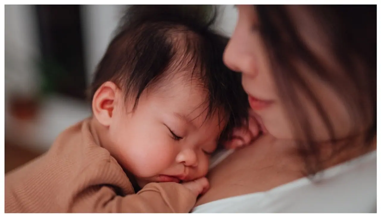 മുലയൂട്ടല് അവധിക്ക് മുലയൂട്ടിയതിന്റെ തെളിവ് കാണിക്കണം; കമ്പനിയുടെ വിചിത്രമായ നിയമത്തിനെതിരെ കോടതി മുലയൂട്ടല് അവധിക്ക് മുലയൂട്ടിയതിന്റെ തെളിവ് കാണിക്കണം; കമ്പനിയുടെ വിചിത്രമായ നിയമത്തിനെതിരെ കോടതി