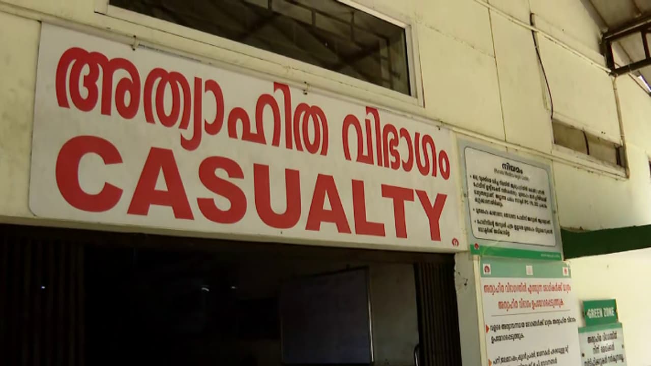 സഹപ്രവർത്തകൻ്റെ മാനസിക പീഡനം: വയനാട് പ്രിൻസിപ്പൽ കൃഷി ഓഫീസിൽ ജീവനക്കാരി ആത്മഹത്യക്ക് ശ്രമിച്ചു സഹപ്രവർത്തകൻ്റെ മാനസിക പീഡനം: വയനാട് പ്രിൻസിപ്പൽ കൃഷി ഓഫീസിൽ ജീവനക്കാരി ആത്മഹത്യക്ക് ശ്രമിച്ചു