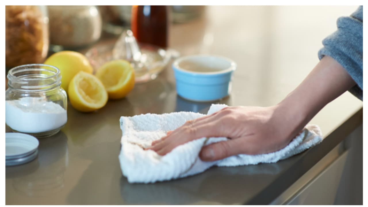 നാരങ്ങ ഉപയോഗിച്ച് വൃത്തിയാക്കാൻ പാടില്ലാത്ത 5 സാധനങ്ങൾ 