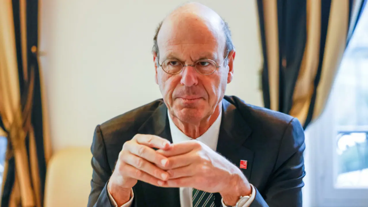 EU threatens to retaliate with tariffs if US maintains 25% levies, says French finance minister