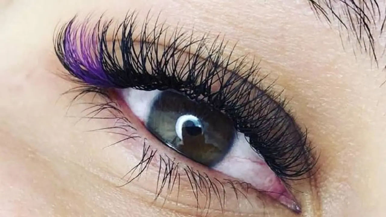 Mascara now available in coloured variants Mascara now available in coloured variants