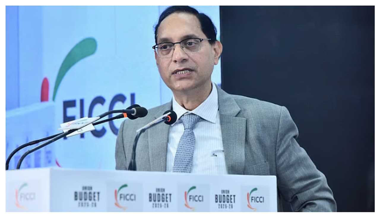 സെബിക്ക് പുതിയ മുഖം, മാധബിക്ക് പകരം ഇനി തുഹിവ് കാന്ത പാണ്ഡെ ചെയർമാൻ സെബിക്ക് പുതിയ മുഖം, മാധബിക്ക് പകരം ഇനി തുഹിവ് കാന്ത പാണ്ഡെ ചെയർമാൻ