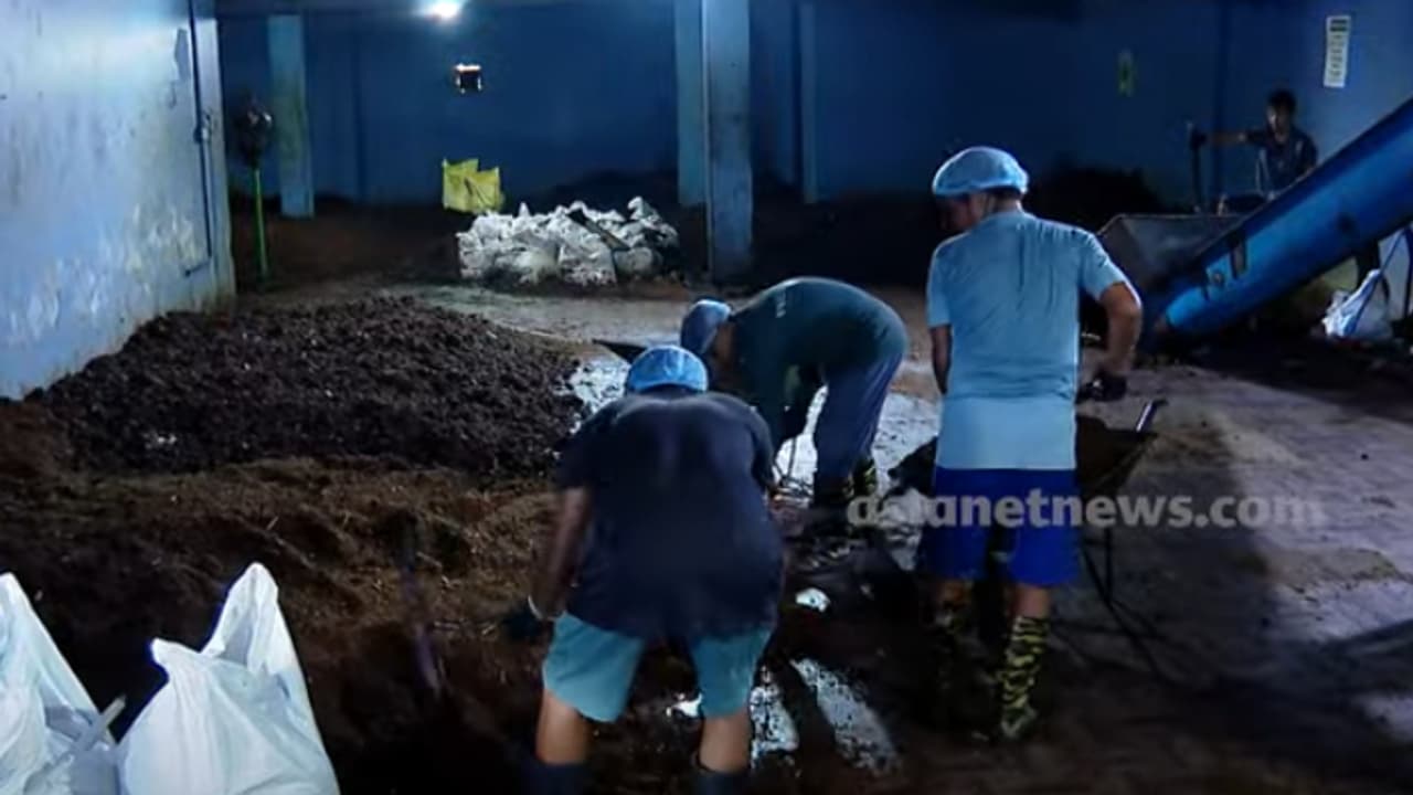 അസഹനീയമായ ദുർഗന്ധം! കോഴിക്കോട് മൂന്ന് പഞ്ചായത്തുകളിലെ ജനജീവിതം ദുസ്സഹം; നാട്ടുകാരുടെ പ്രതിഷേധം