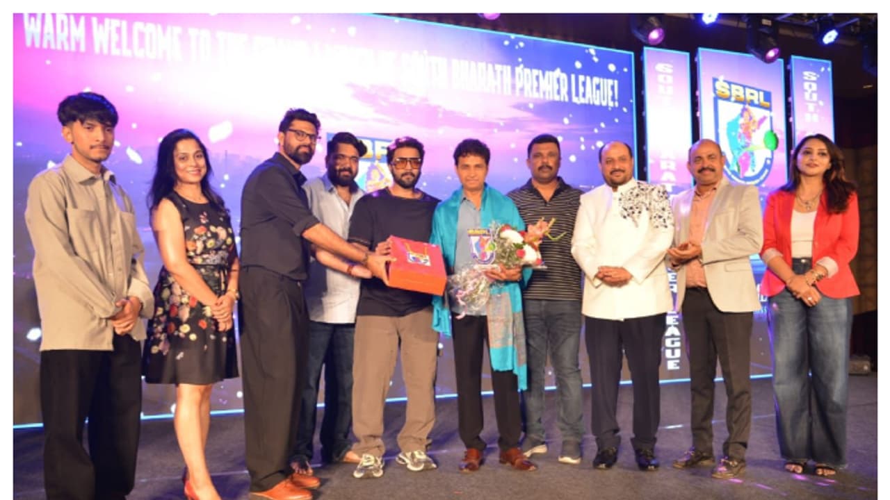 ಸೌತ್ ಟೆನ್ನಿಸ್‍ ಬಾಲ್‍ ಕ್ರಿಕೆಟ್‍ ಪಂದ್ಯಾವಳಿ; ಲೋಗೋ ಬಿಡುಗಡೆ ಮಾಡಿದ ಶ್ರೀಮುರಳಿ, ಶರಣ್‍