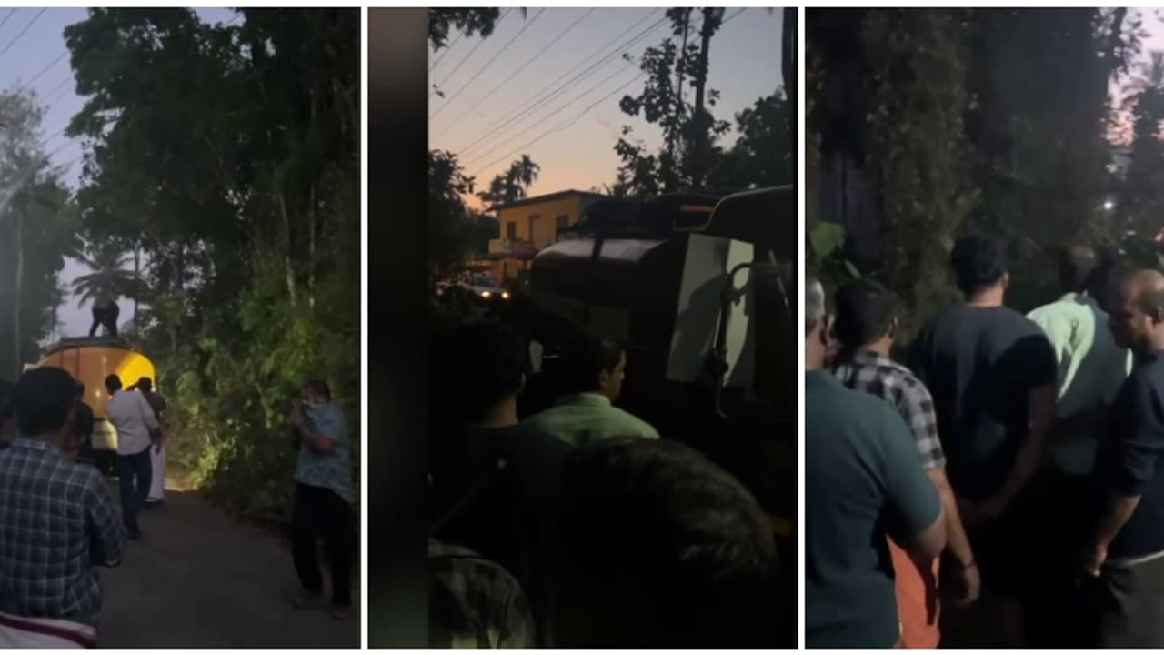 പുലർച്ചെ 1 മണിക്കെത്തിയ ടാങ്കർ ലോറി, തള്ളിയത് കക്കൂസ് മാലിന്യം, രക്ഷപ്പെട്ടവരെ ലോറി സഹിതം പൊക്കി നാട്ടുകാർ പുലർച്ചെ 1 മണിക്കെത്തിയ ടാങ്കർ ലോറി, തള്ളിയത് കക്കൂസ് മാലിന്യം, രക്ഷപ്പെട്ടവരെ ലോറി സഹിതം പൊക്കി നാട്ടുകാർ