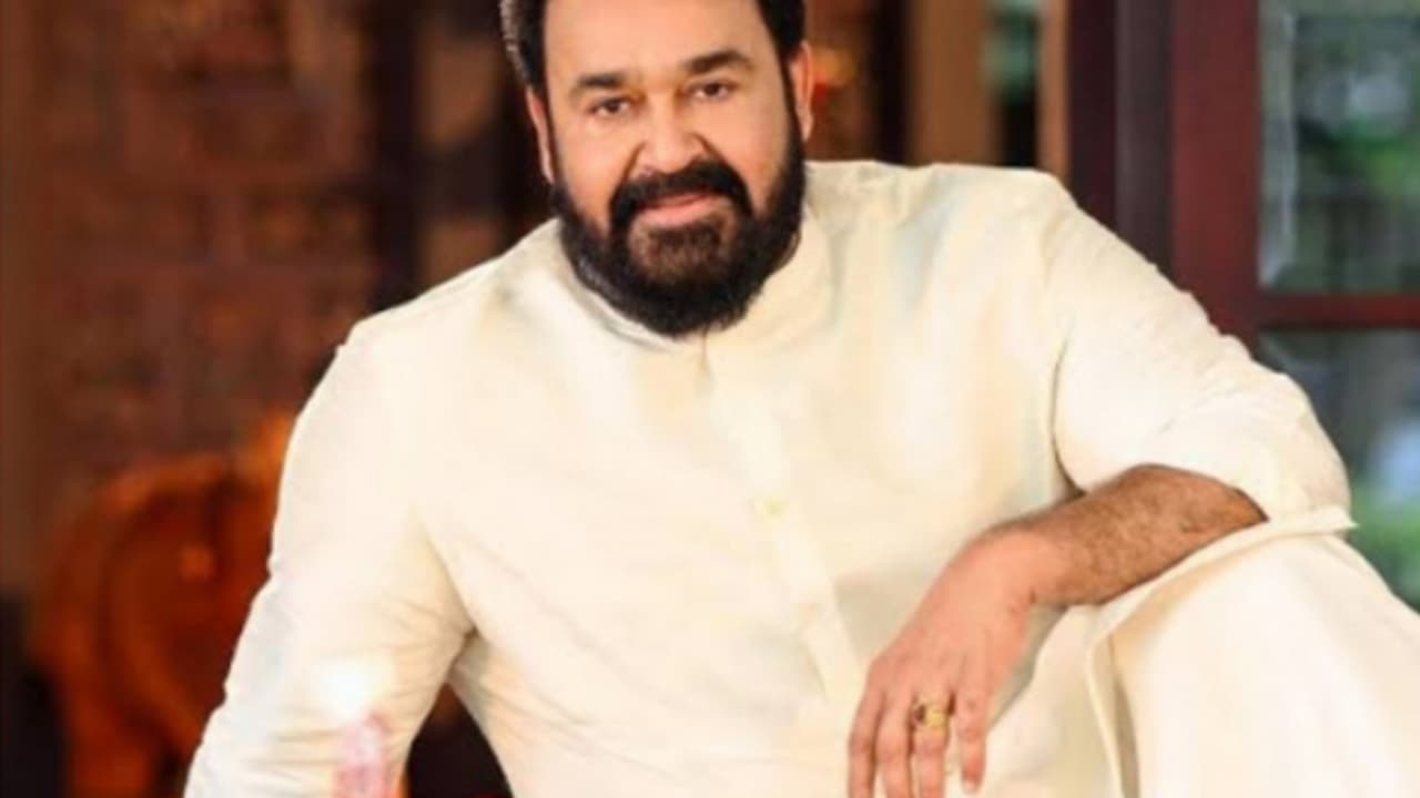 ഡ്യൂപ്പിന്റെ വസ്ത്രവും മോഹൻലാല് ധരിച്ചു, കഥാപാത്രത്തെ പിന്നീട് ഒഴിവാക്കി, അന്ന് സംഭവിച്ചത് ഡ്യൂപ്പിന്റെ വസ്ത്രവും മോഹൻലാല് ധരിച്ചു, കഥാപാത്രത്തെ പിന്നീട് ഒഴിവാക്കി, അന്ന് സംഭവിച്ചത്