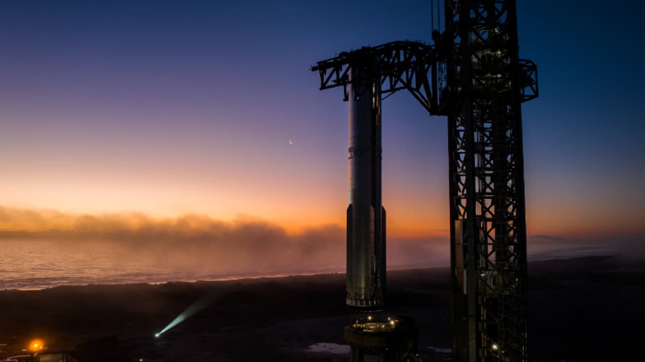 അവസാന നിമിഷ ട്വിസ്റ്റ്; സ്റ്റാർഷിപ്പ് റോക്കറ്റിന്‍റെ എട്ടാം പരീക്ഷണ വിക്ഷേപണം മാറ്റി