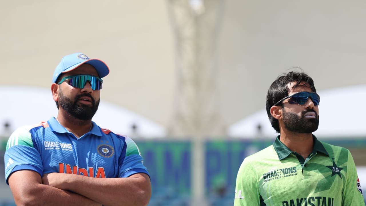 'Peace at borders': Gavaskar shares his opinion on resumption of India vs Pakistan bilateral series (WATCH)