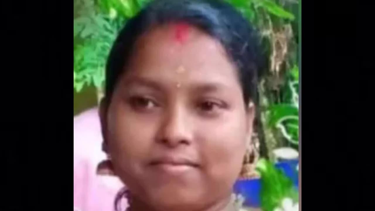 കോഴിക്കോട് വീണ്ടും അമീബിക് മസ്തിഷ്ക ജ്വരം ബാധിച്ച് മരണം: 38കാരിയായ യുവതി ചികിത്സയിലിരിക്കെ മരിച്ചു കോഴിക്കോട് വീണ്ടും അമീബിക് മസ്തിഷ്ക ജ്വരം ബാധിച്ച് മരണം: 38കാരിയായ യുവതി ചികിത്സയിലിരിക്കെ മരിച്ചു