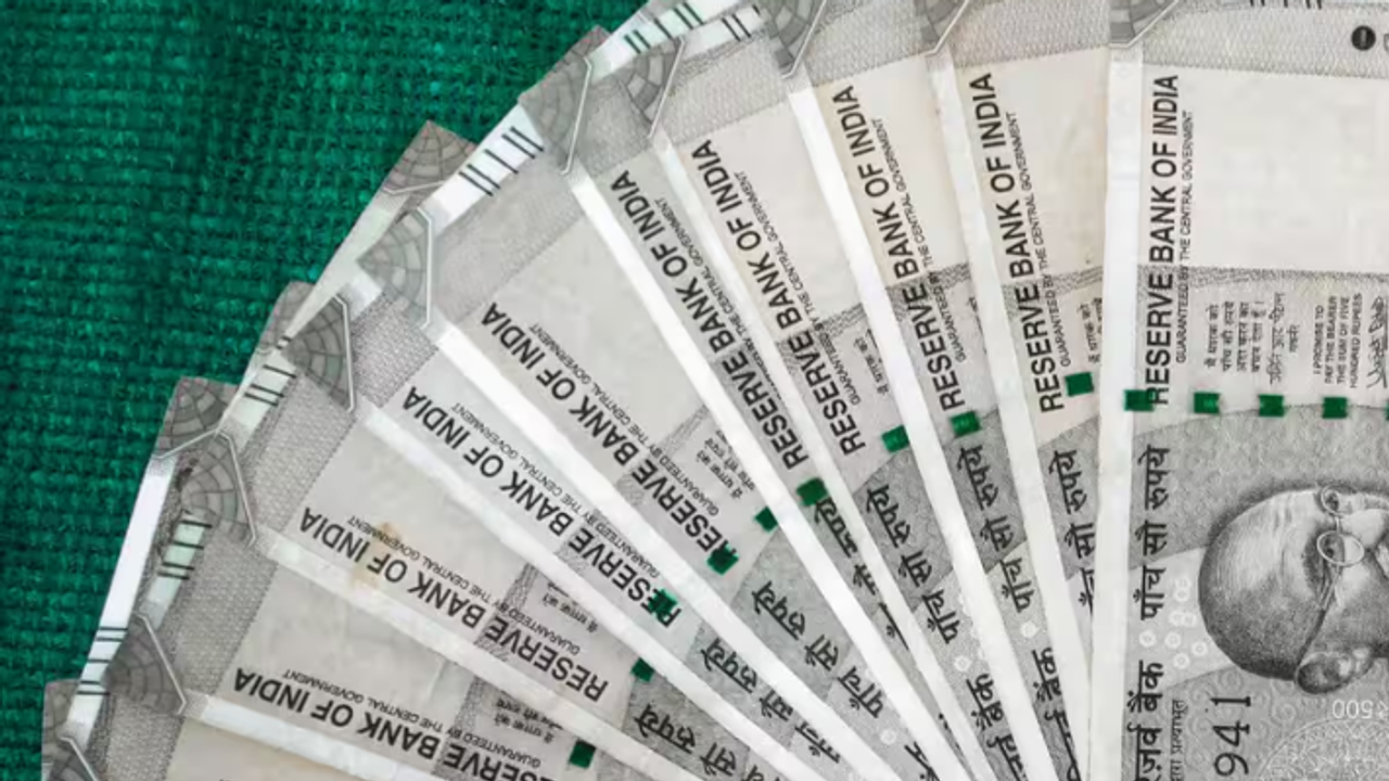  ವೃದ್ಧೆಯ ₹50 ಲಕ್ಷ ಎಗರಿಸಿದ ಬ್ಯಾಂಕ್‌ ವ್ಯವಸ್ಥಾಪಕಿ: ಎಫ್‌ಡಿ ನವೀಕರಿಸುವ ನೆಪದಲ್ಲಿ ಮೋಸ, ಸ್ನೇಹಿತನ ಖಾತೆಗೆ ಹಣ