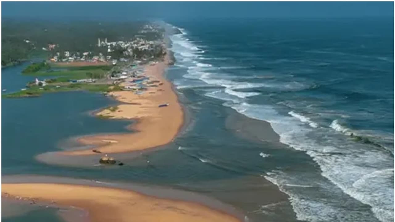 ഏത് മൂഡ്...പൊളി മൂഡ്! വൈബ് പിടിക്കാൻ ഈ ബീച്ച് കിടുവാണ്!